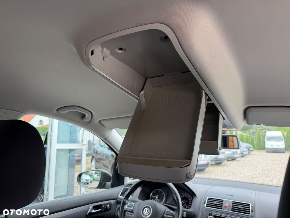 Volkswagen Touran - 23