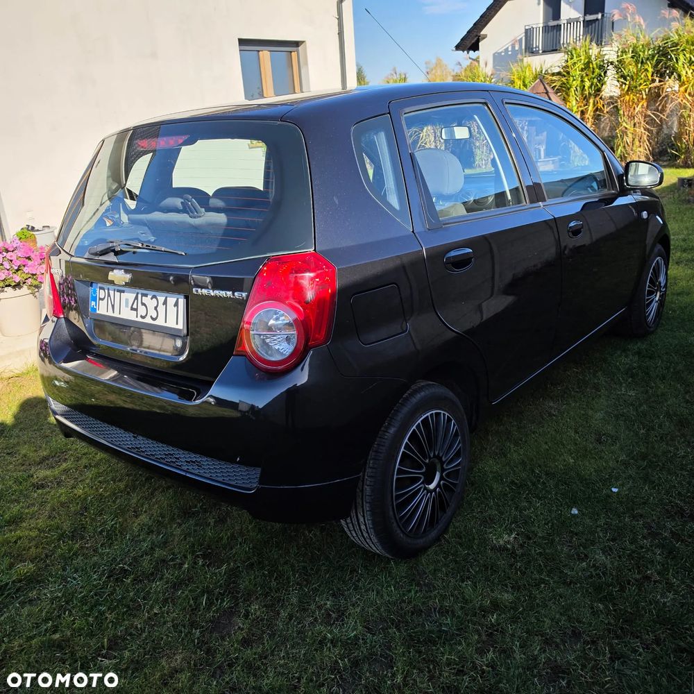 Chevrolet Aveo - 4