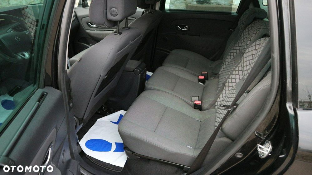 Renault Scenic 1.6 16V 110 LIMITED - 32