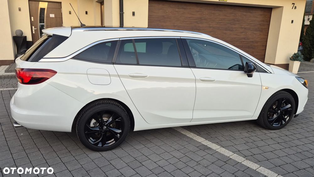 Opel Astra 1.6 T Dynamic S&S - 40