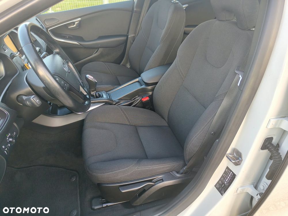 Volvo V40 Cross Country - 20