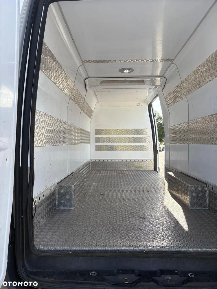 Mercedes-Benz Sprinter - 8