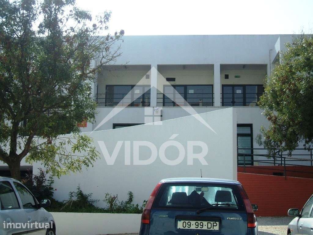 Loja com 24m2 no Mercado Municipal da Baixa da Banheira - Grande imagem: 2/7