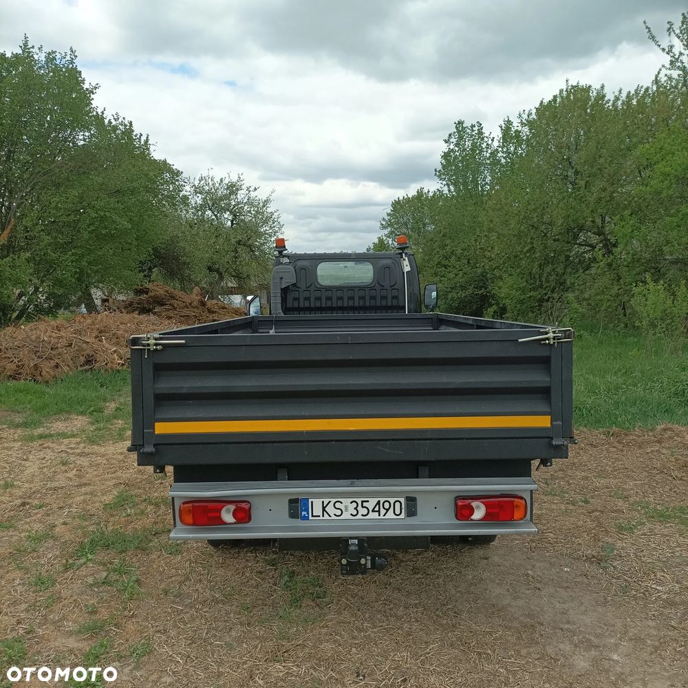 Nissan Cabstar - 4