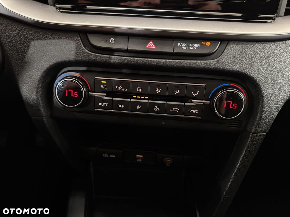 Kia Ceed - 25