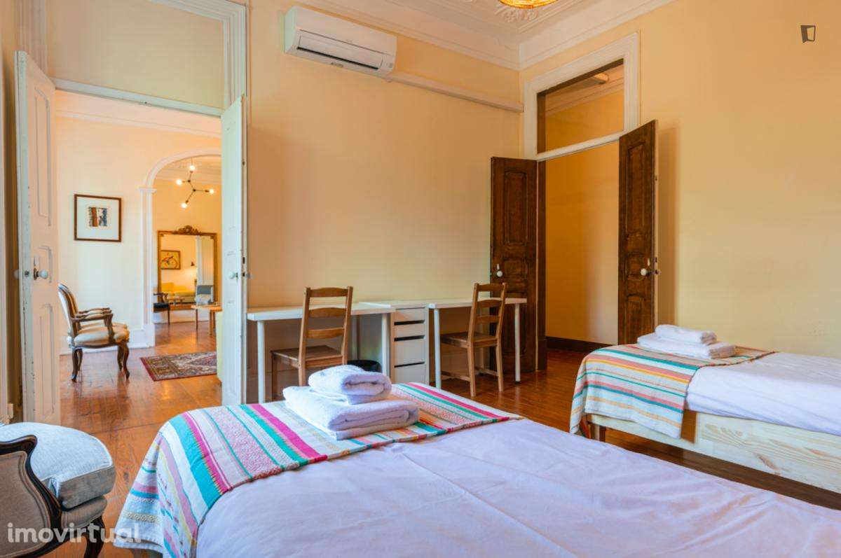 Apartamento com 4 quartos - localizado em Entrecampos Lisbon - Grande imagem: 3/45