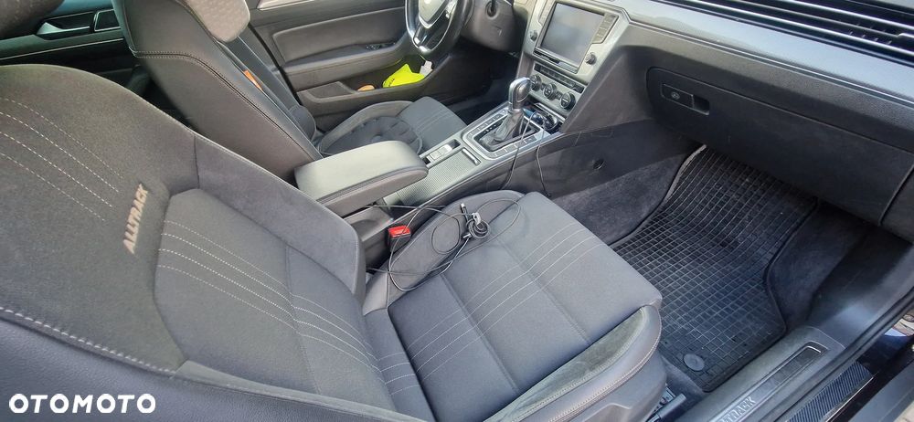 Volkswagen Passat Alltrack 2.0 TDI SCR 4Mot DSG - 16