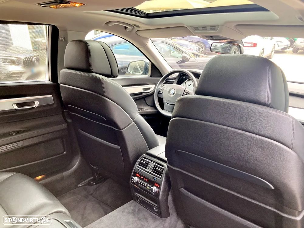 BMW 750 Li xDrive - 34