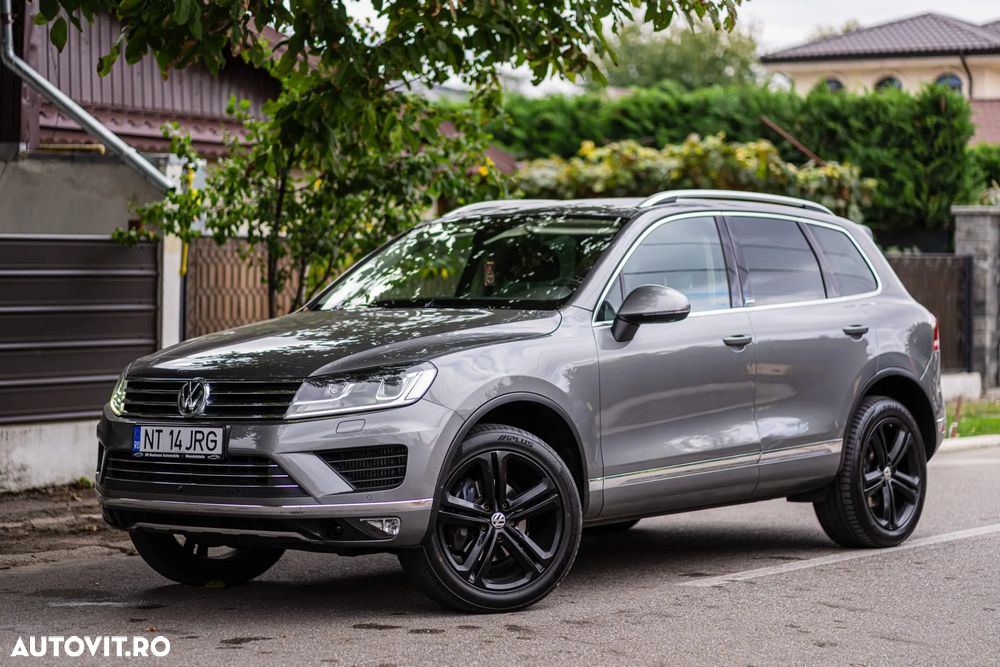 Volkswagen Touareg - 1