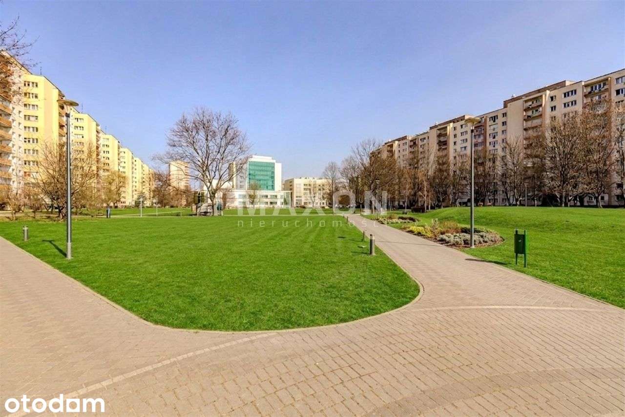 2 pokoje | metro | balkon