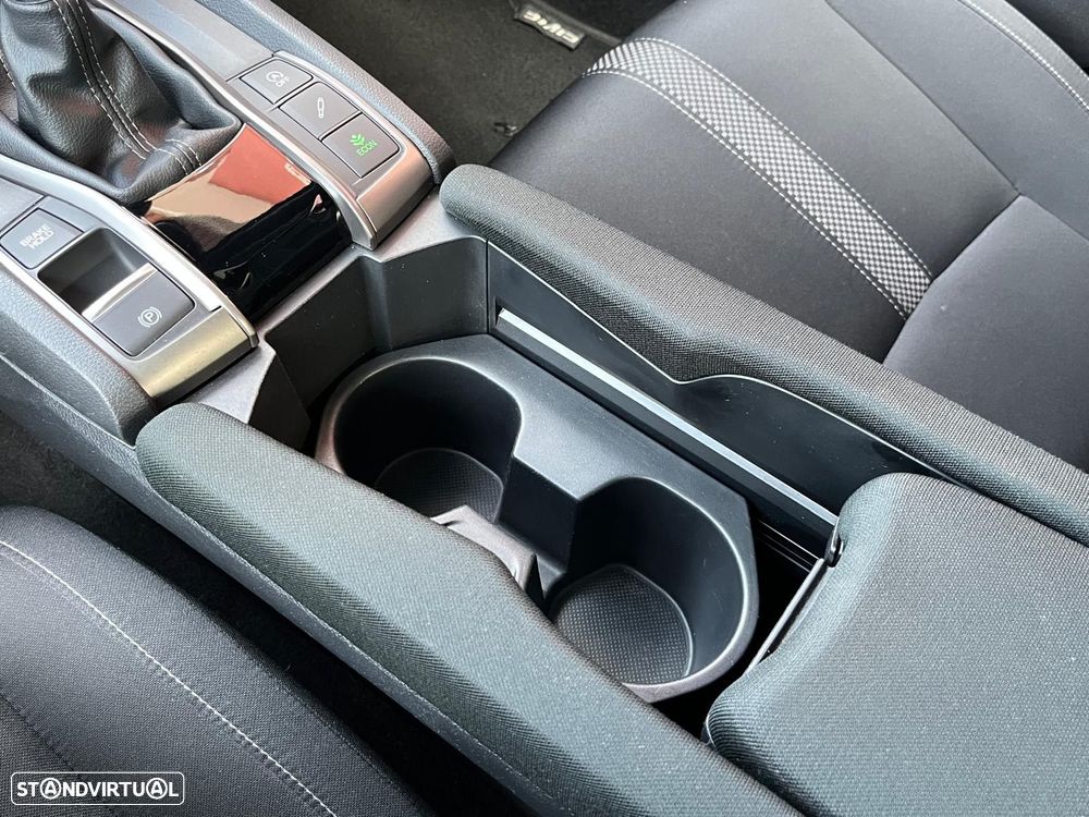 Honda Civic 1.0 i-VTEC Executive Premium - 29