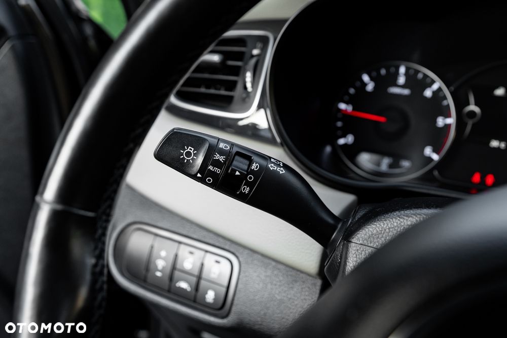 Kia Carens 1.7 CRDi L 7os - 31