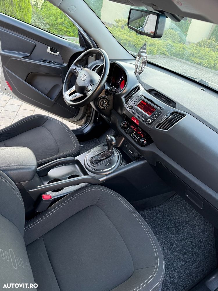 Kia Sportage 2.0 CRDI 4WD Automatik Spirit - 9