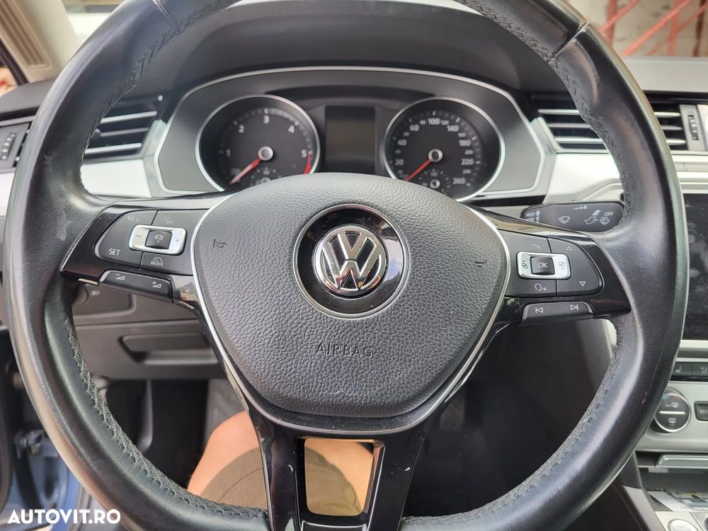 Volkswagen Passat 2.0 TDI Comfortline - 5