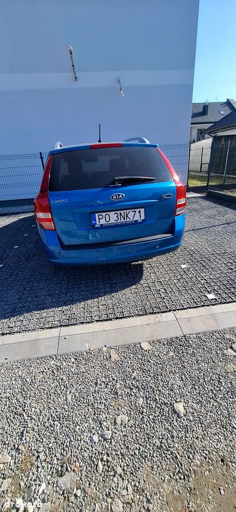 Kia Ceed 2010 photo 3