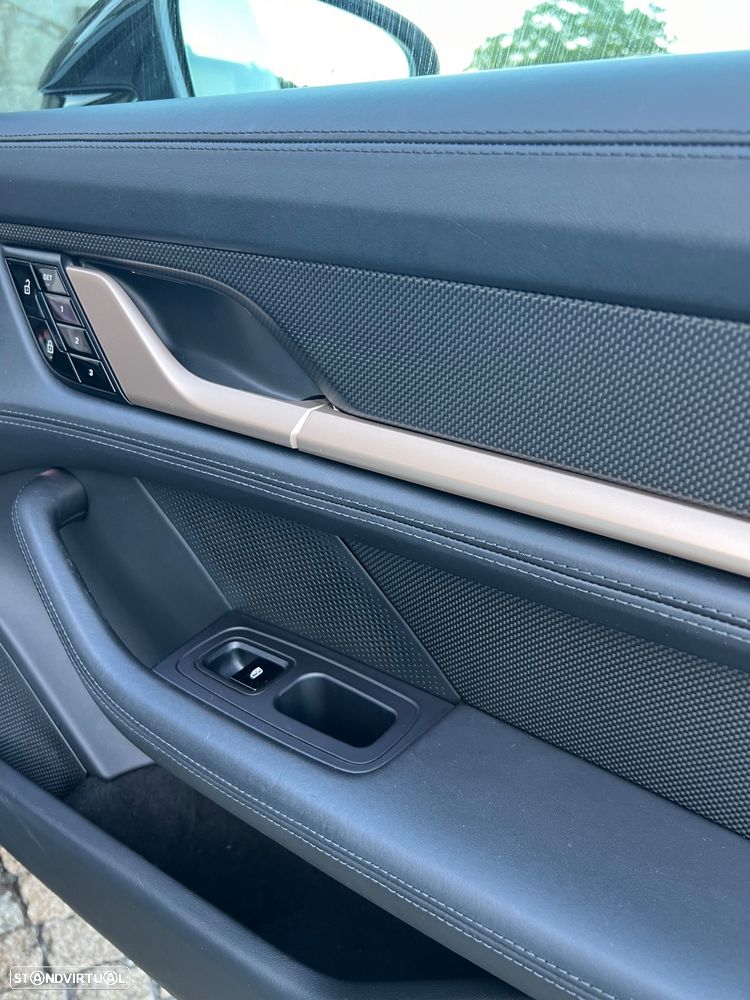 Porsche Taycan Turbo S - 34