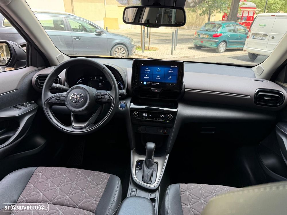 Toyota Yaris Cross 1.5 HDF Luxury - 12