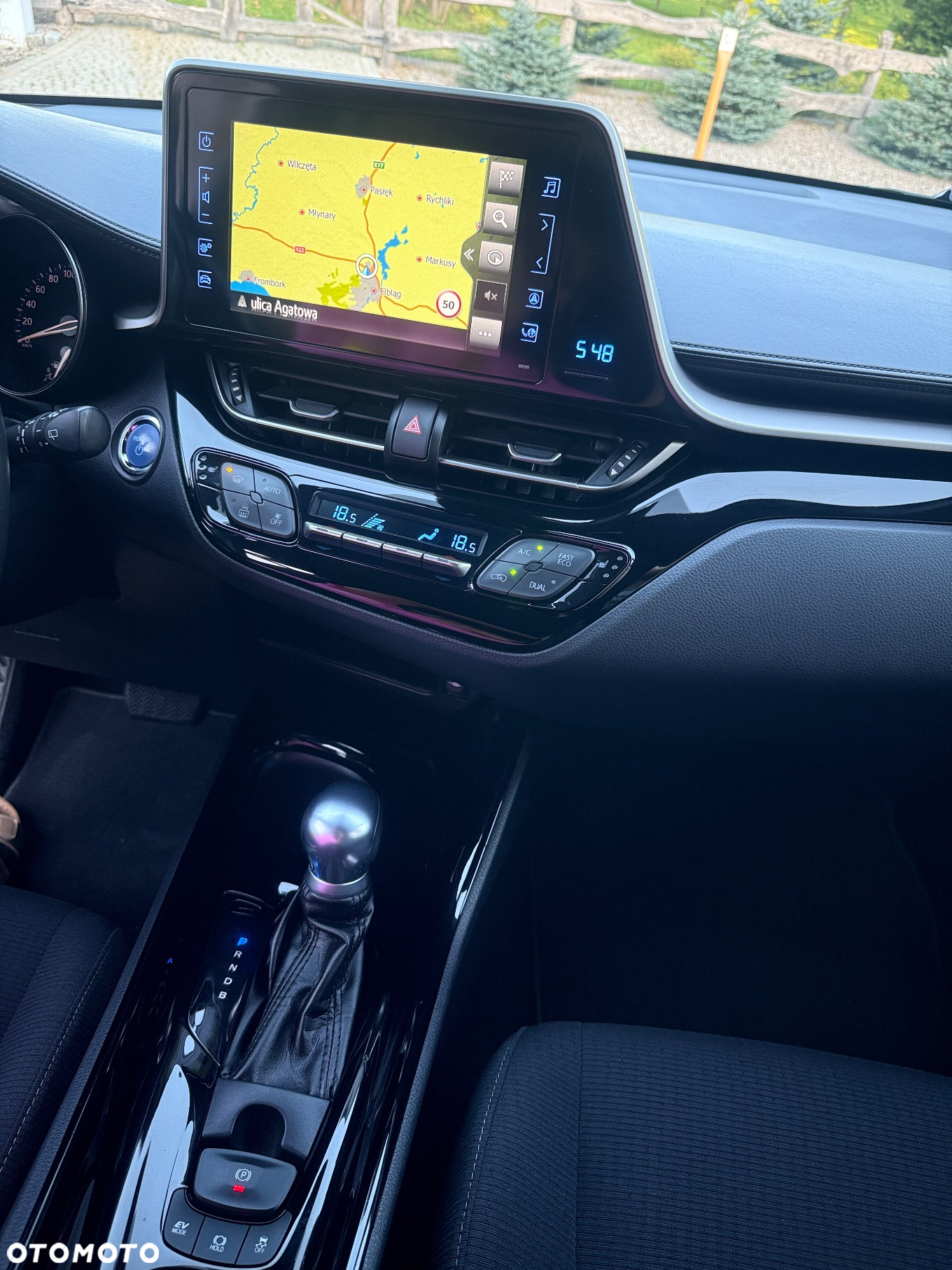 Toyota C-HR Hybrid Style Selection - 24