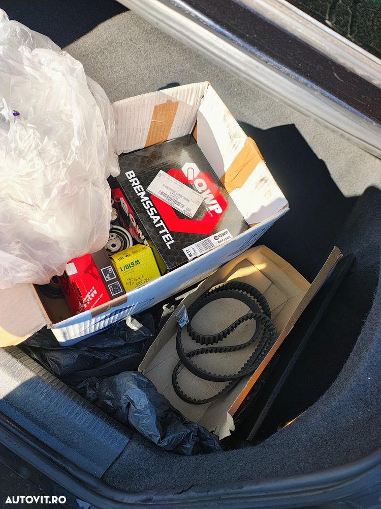 Volkswagen Passat 2.0 TDI BlueMotion Technology Exclusive - 16