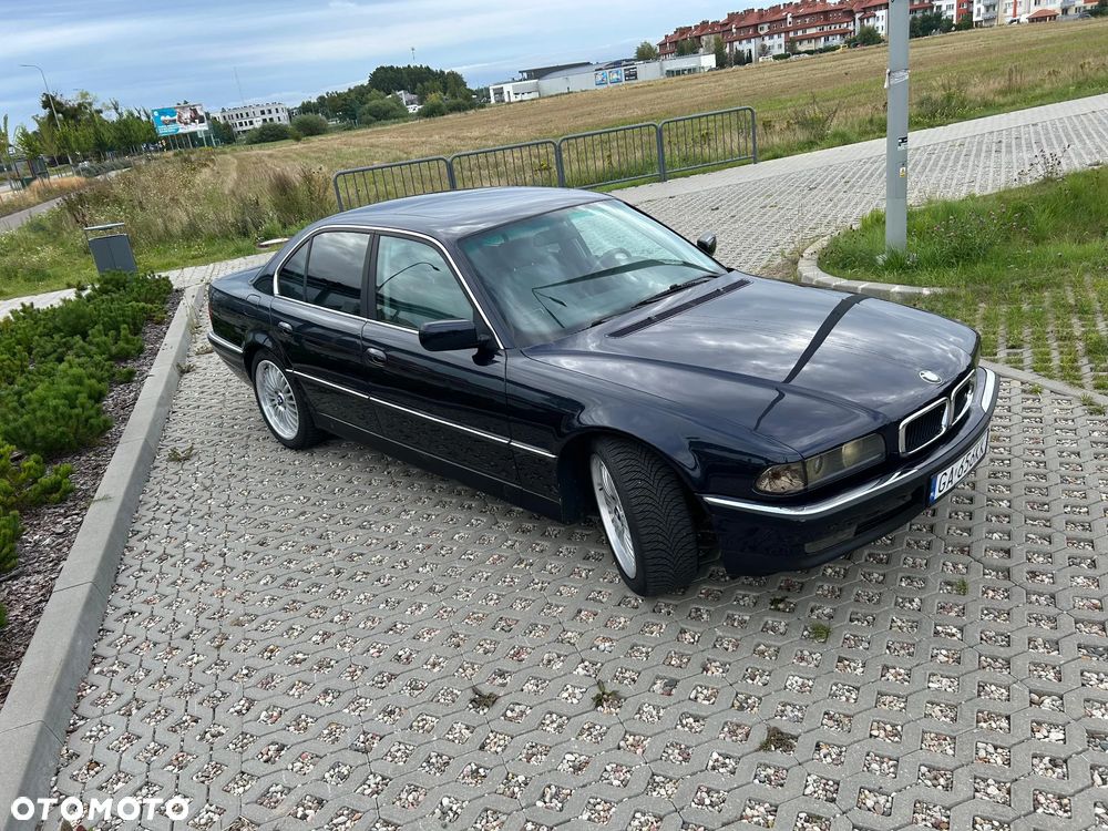 BMW Seria 7 735i - 9