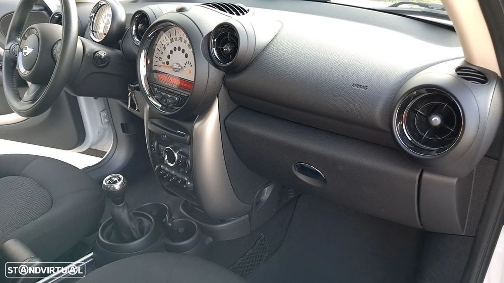 MINI Countryman Cooper D ALL4 - 25