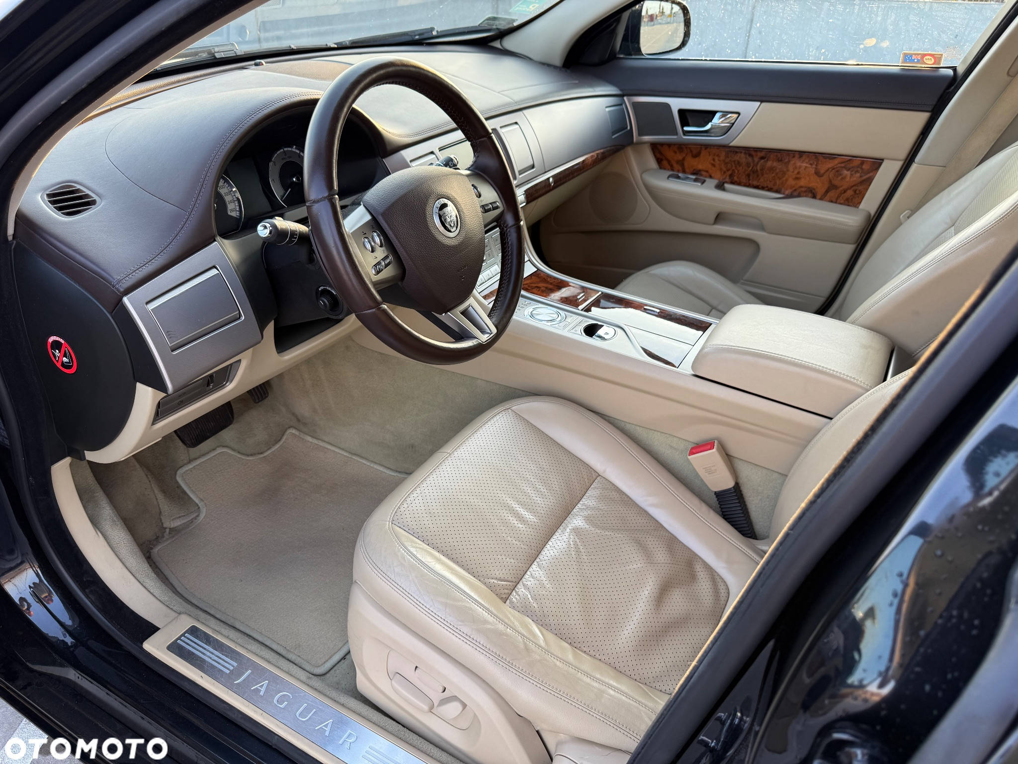 Jaguar XF 3.0 V6 D Premium Luxury - 16