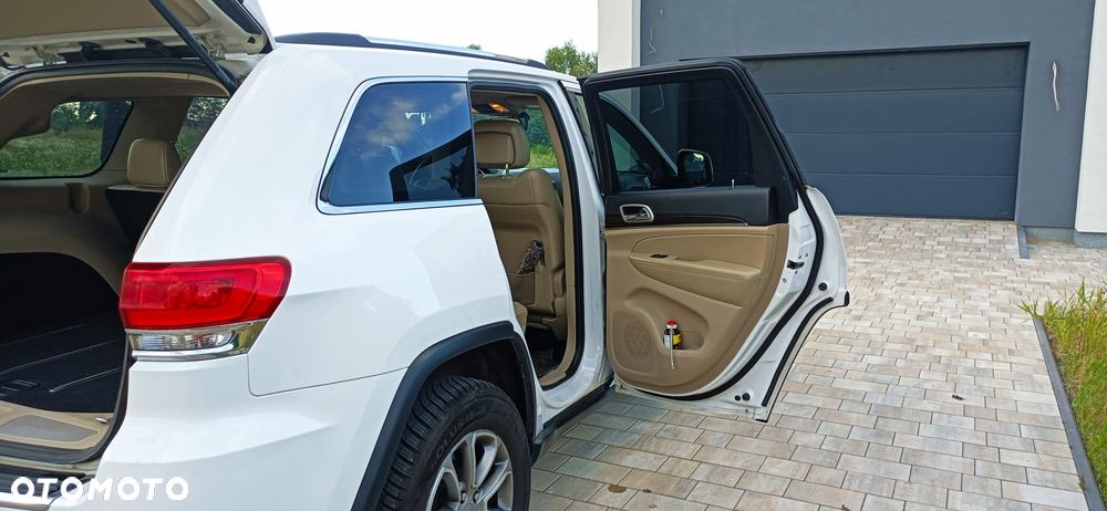 Jeep Grand Cherokee - 19