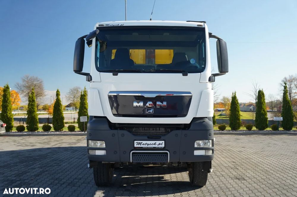 MAN TGS 41.440 / 8x8 / AUTOBASCULANTĂ CU BASCULARE PE SPATE - 5,9 M / CUTIE DE VITEZE MANUALĂ / - 15