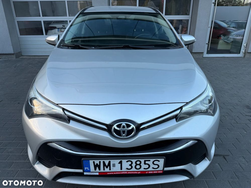 Toyota Avensis 2.0 D-4D Premium - 2
