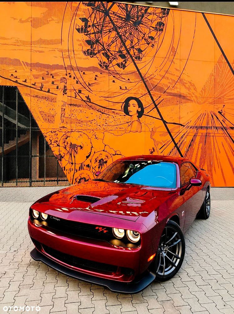 Dodge Challenger - 7