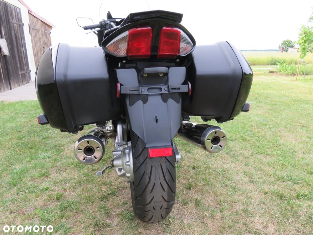 Yamaha FJR - 17