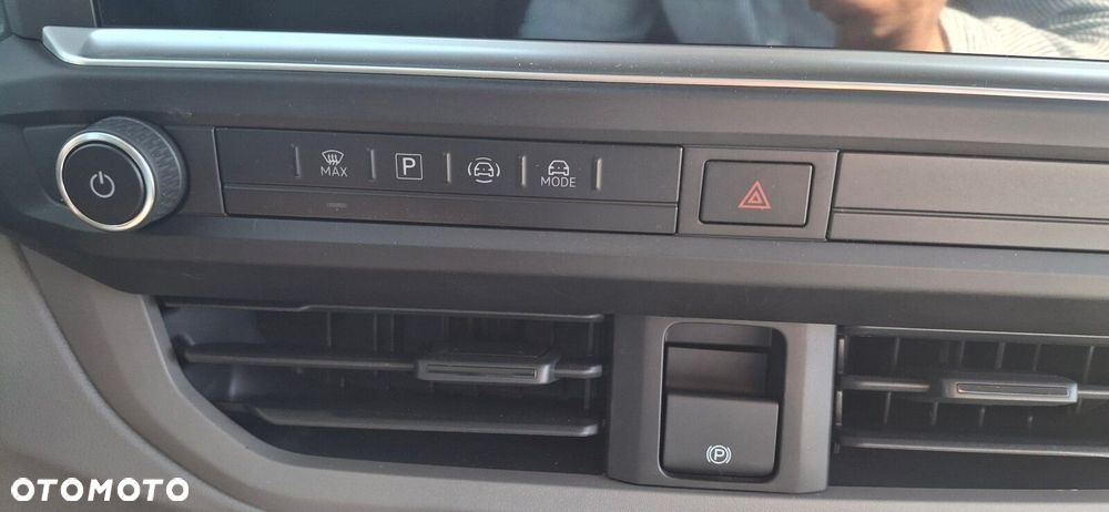 Volkswagen Transporter Furgon 2.0 TDI 150 KM automat - 25