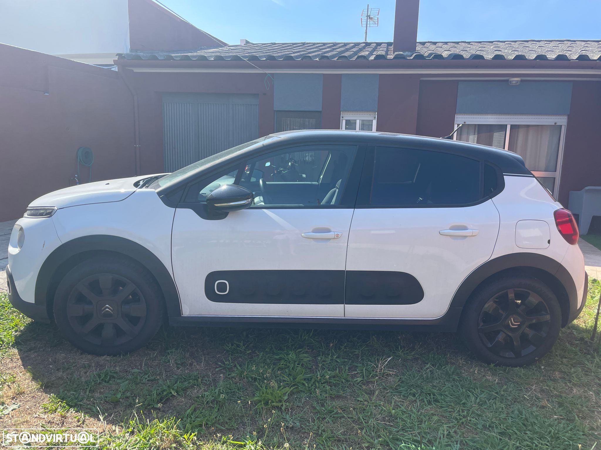 Citroën C3 1.2 PureTech Shine - 3