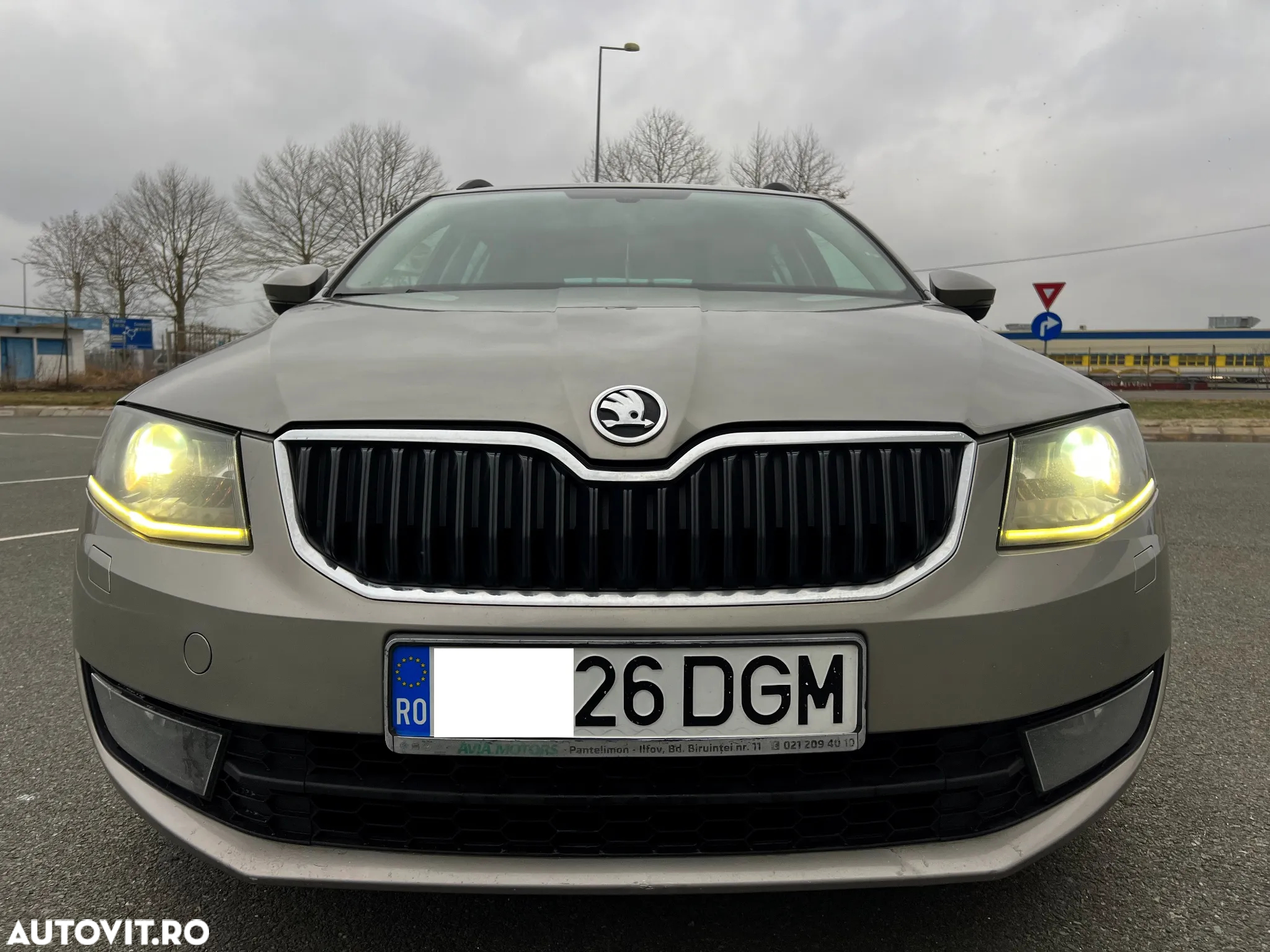 Skoda Octavia 1.6 TDI DSG Ambition - 10