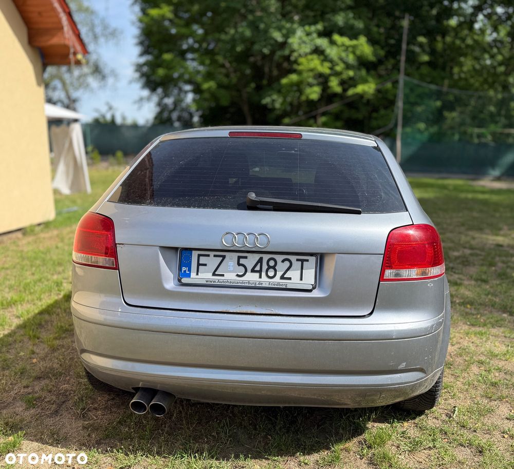 Audi A3 3-drzwiowe 1.6 FSI Ambiente - 4