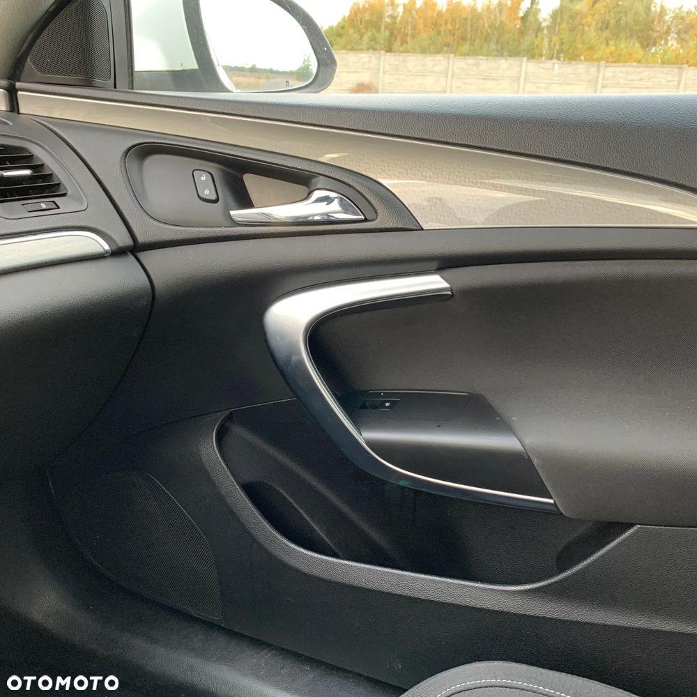 Opel Insignia - 35
