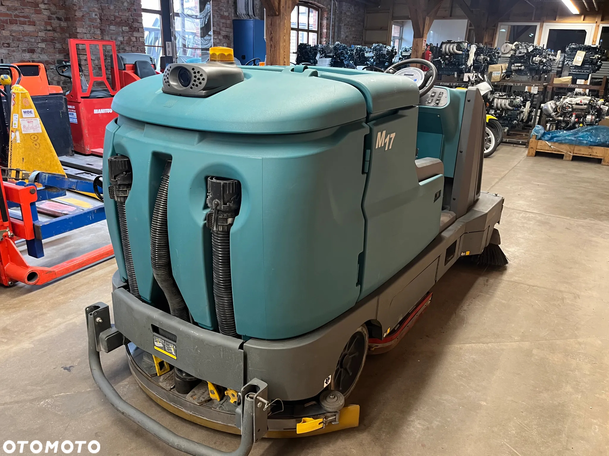 Inny TENNANT M17 - 5