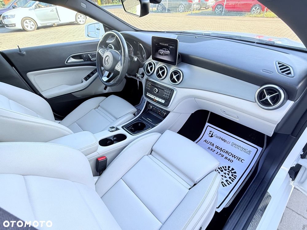 Mercedes-Benz CLA 250 7G-DCT Peak Edition - 2