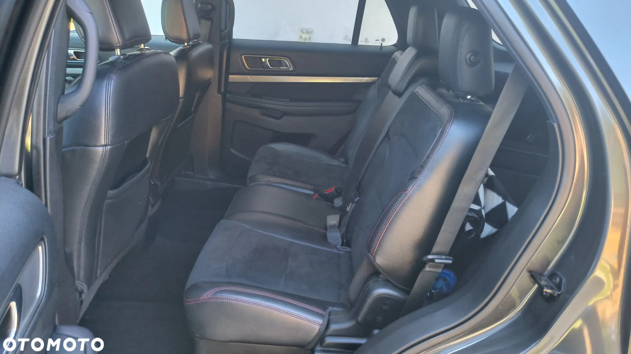 Ford Explorer - 11