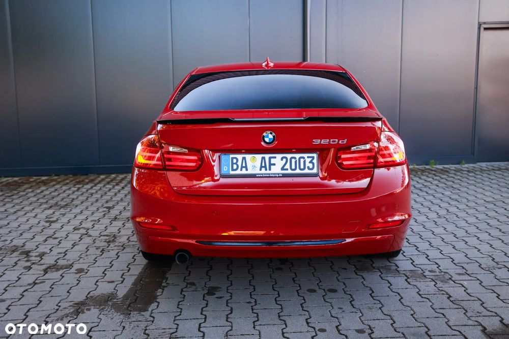 BMW Seria 3 320d DPF Edition Sport - 15