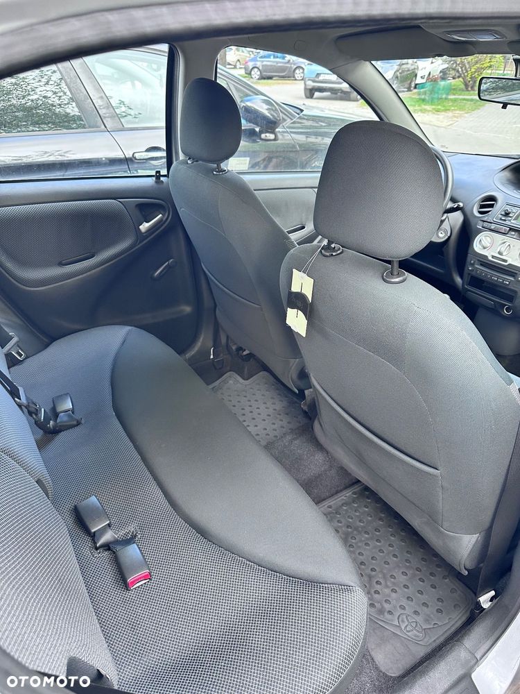 Toyota Yaris 1.0 Terra - 8