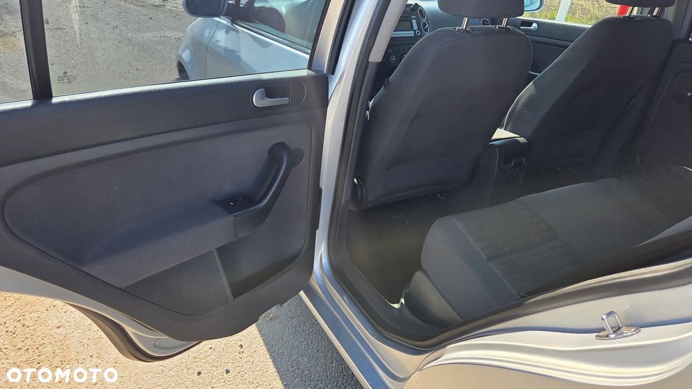 Volkswagen Golf Plus 2.0 TDI Comfortline - 16