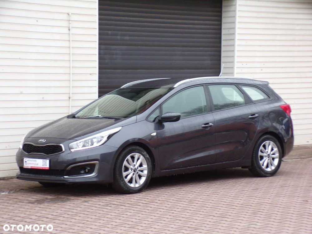 Kia Ceed - 8