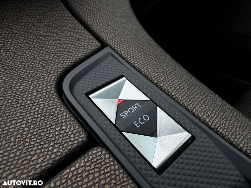 DS Automobiles DS 7 Crossback - 15