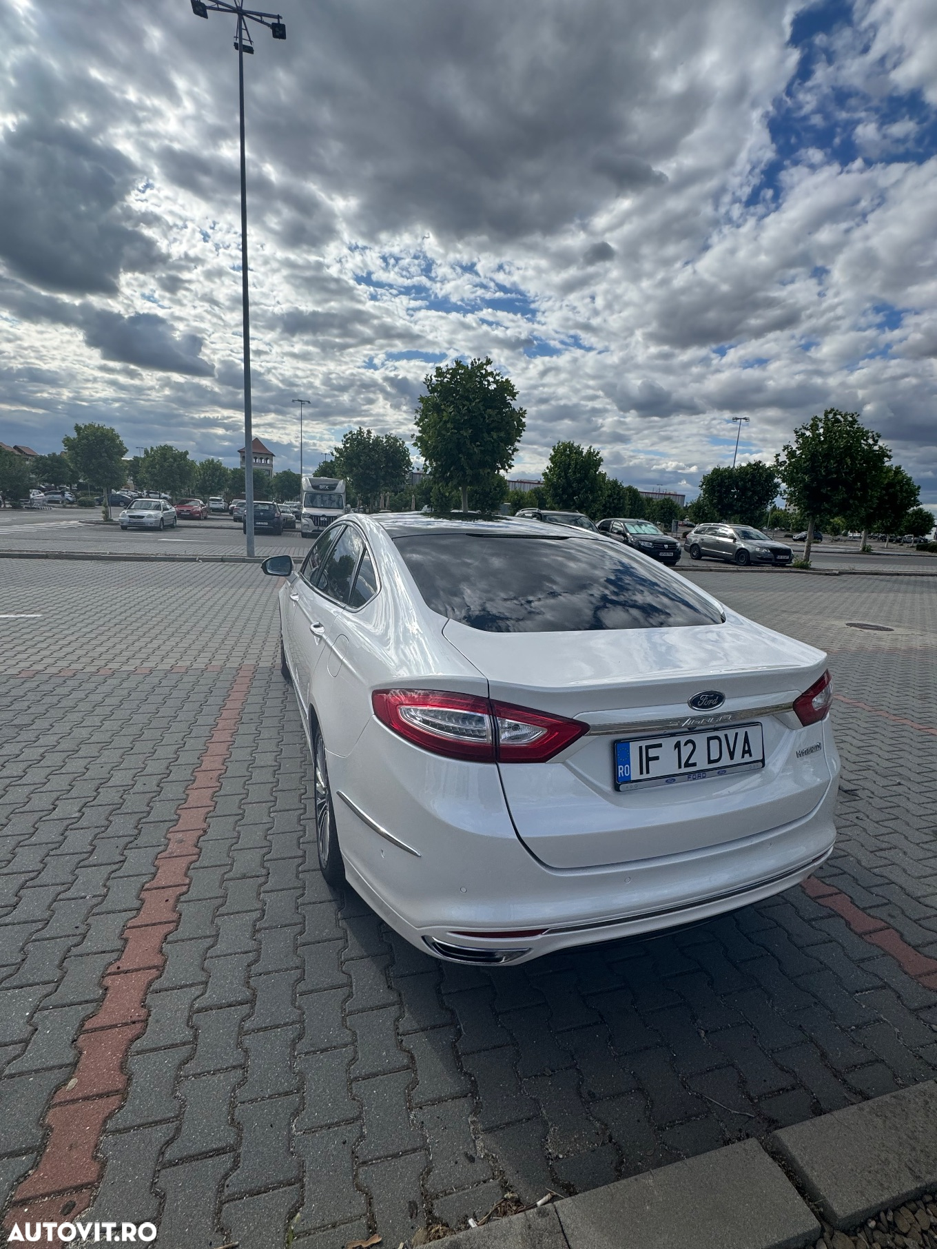 Ford Mondeo Vignale 2.0 Hybrid - 8