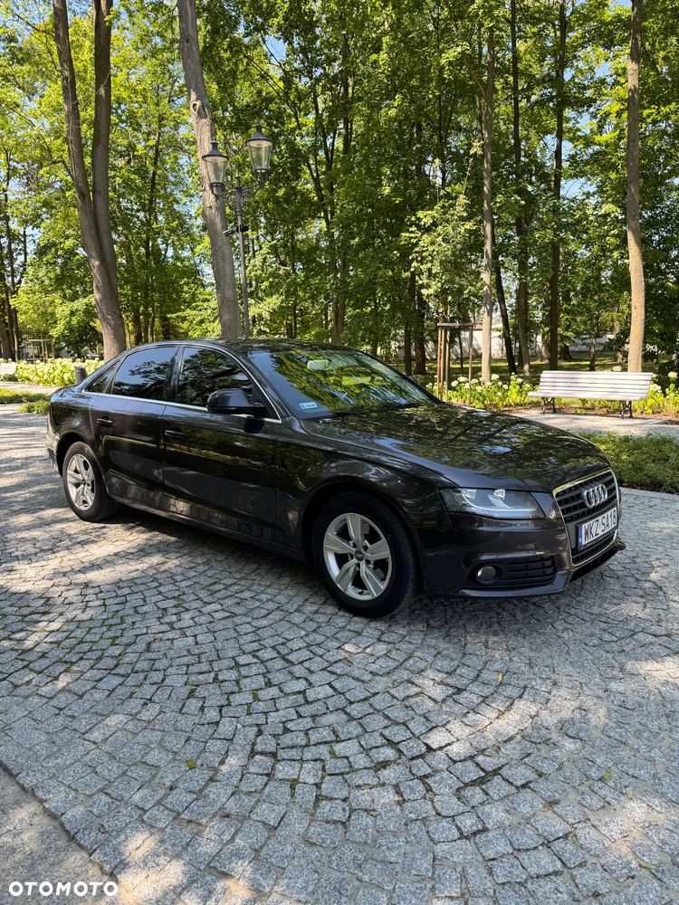 Audi A4 Limousine - 9