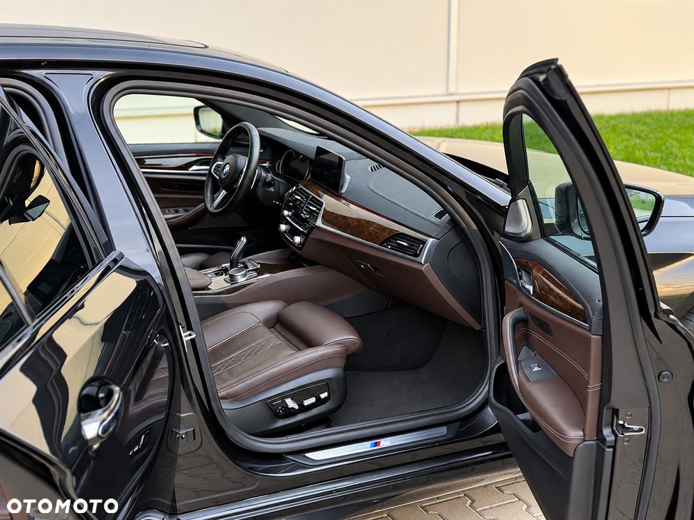 BMW Seria 5 540i M Sport sport - 19