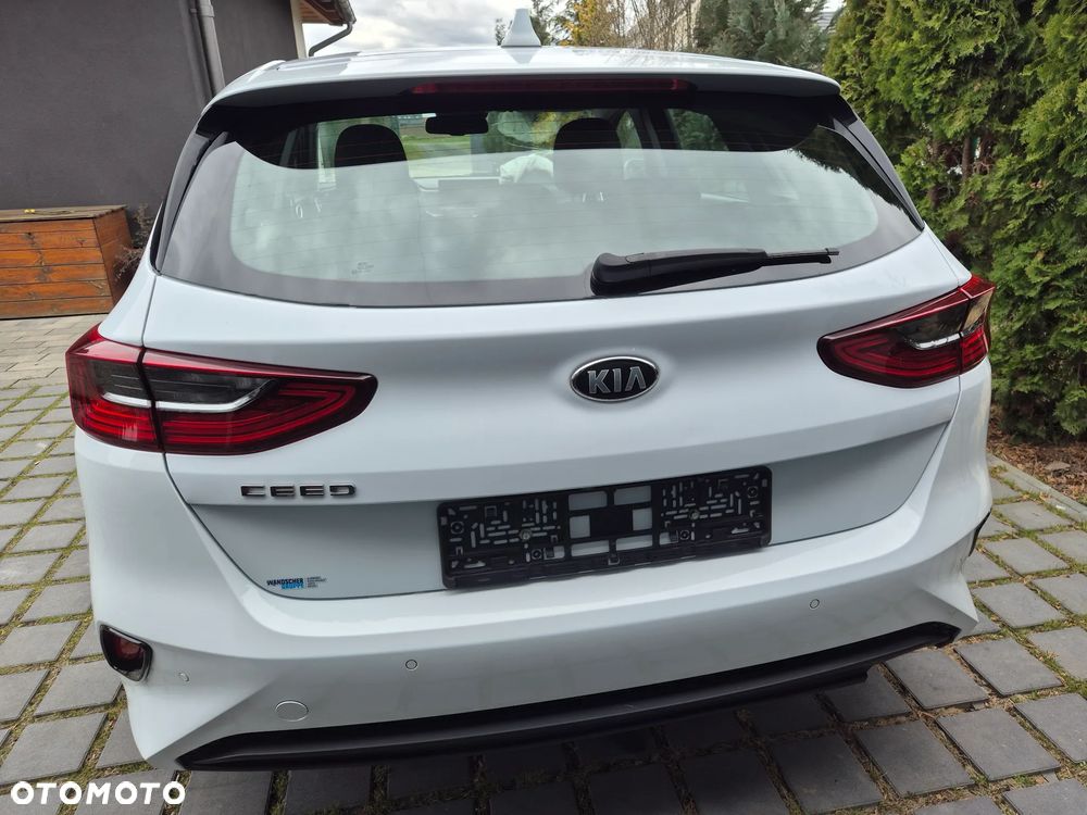 Kia Ceed - 4