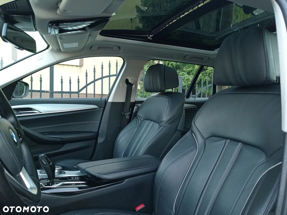 BMW Seria 5 520d Luxury Line sport - 27