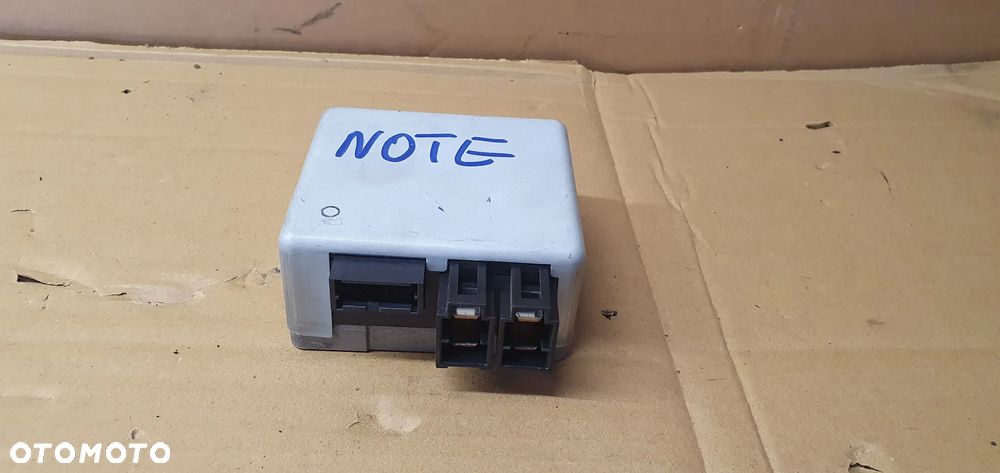 Moduł sterownik wspomagania Nissan Note E11 98500-9U05A - 2